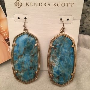 ❤️ Kendra Scott Danielle Earrings! 🍾 NWOT!!